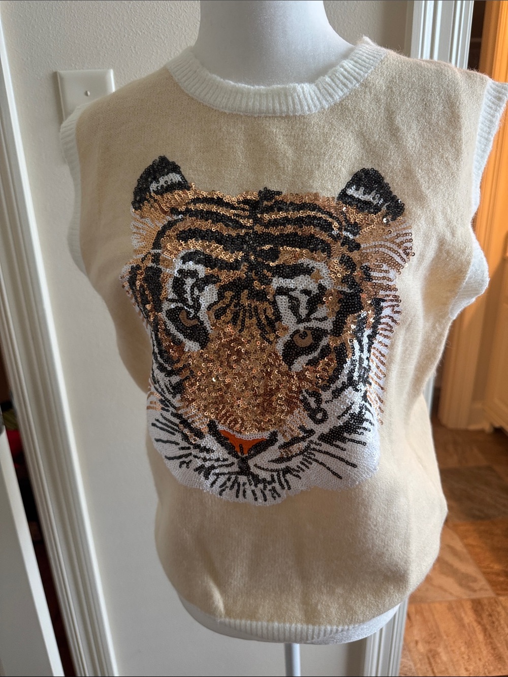 Sequin Tiger sweater Tank Top - Cream - Picture 1 of 3